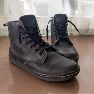 Dr MARTENS leather high top boots
